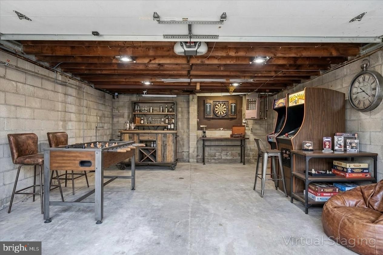 ROXBOROUGH - Residential