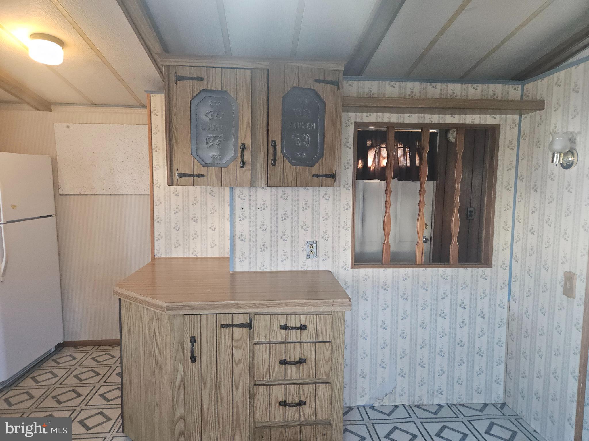 ROLLING HILLS ESTATES - Residential