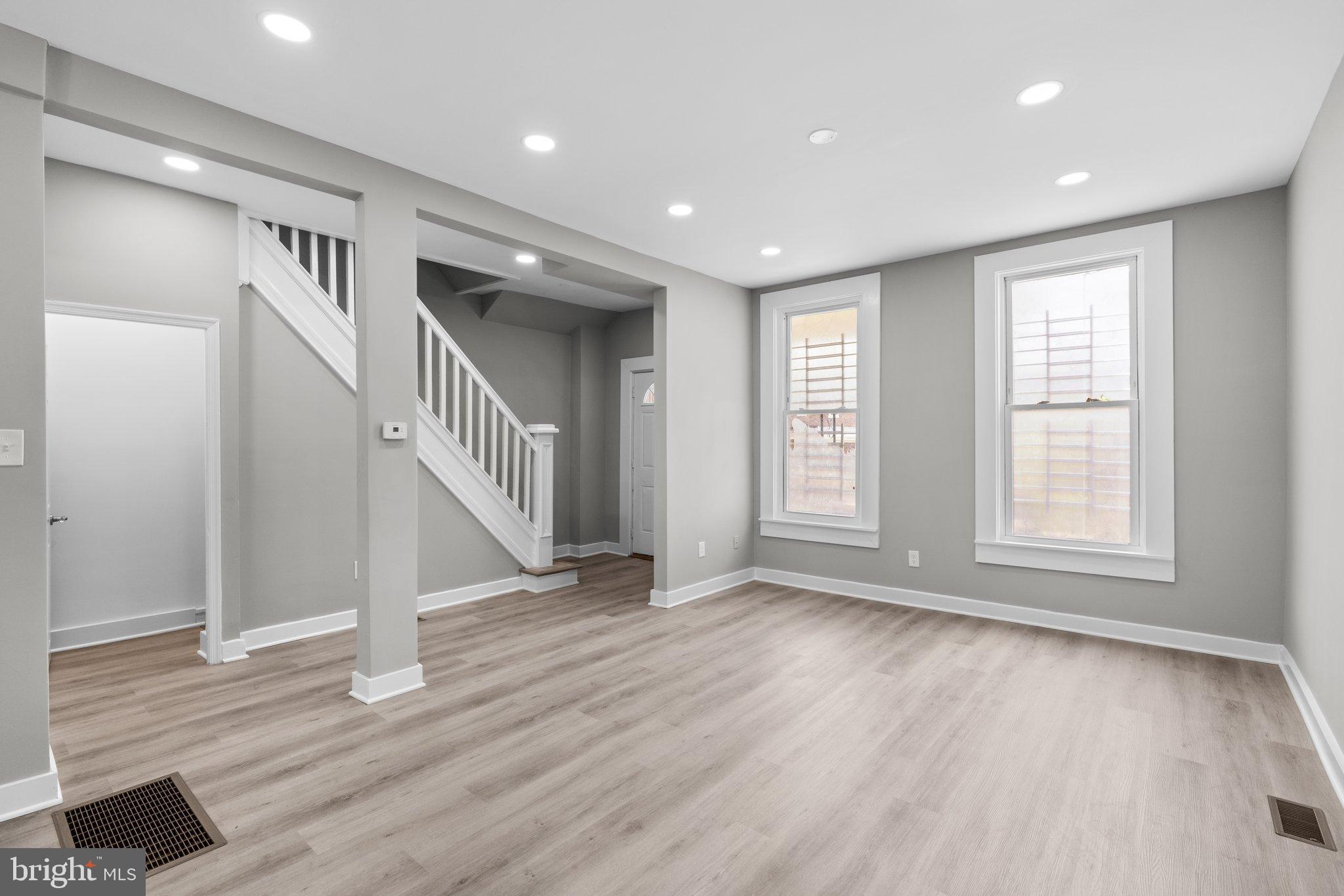 COLD SPRING NEWTOWN - Residential