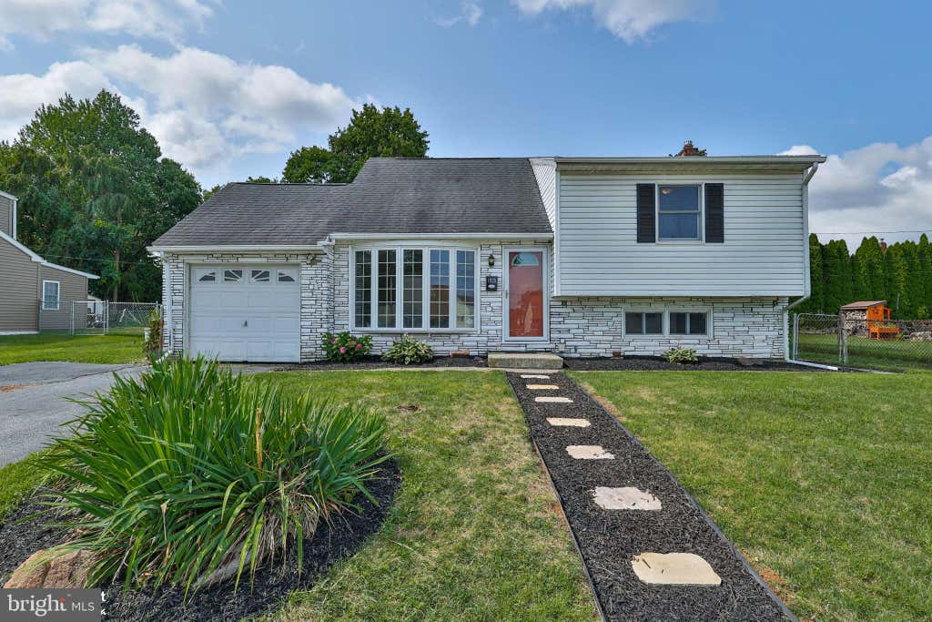 Photo of 1925 Columbine Avenue, BETHLEHEM, PA 18018 (MLS # PALH2016364)