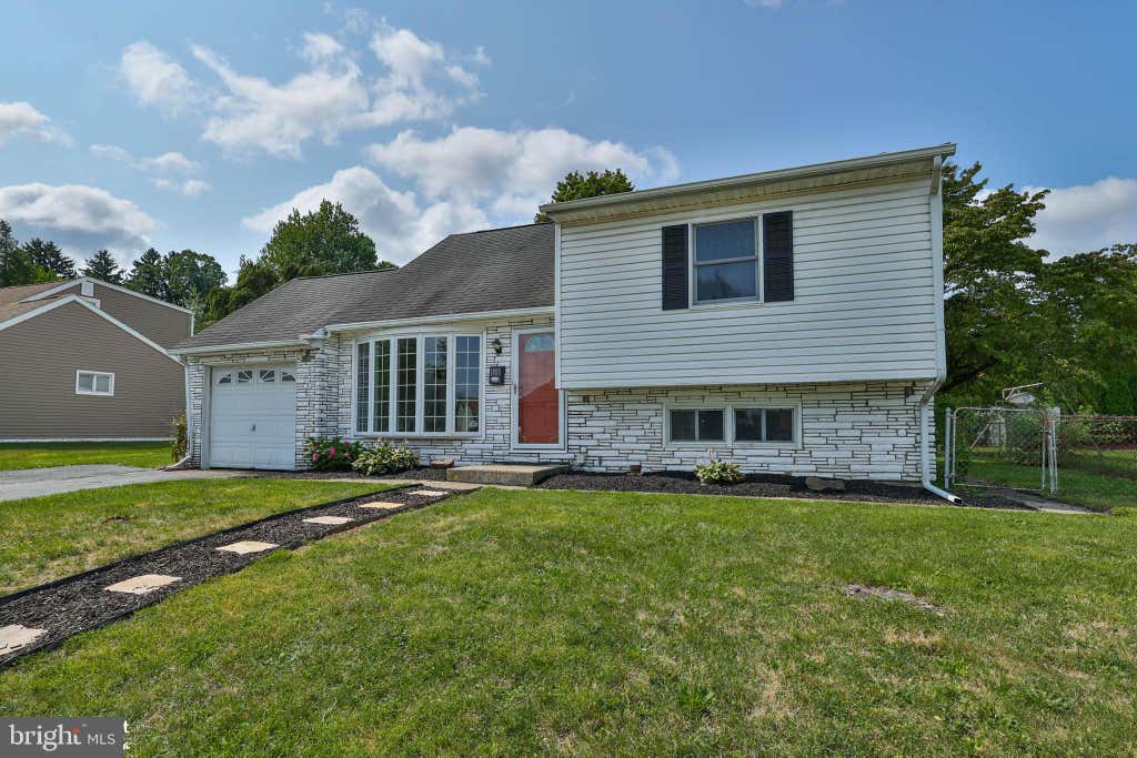 Photo of 1925 Columbine Avenue, BETHLEHEM, PA 18018 (MLS # PALH2016364)