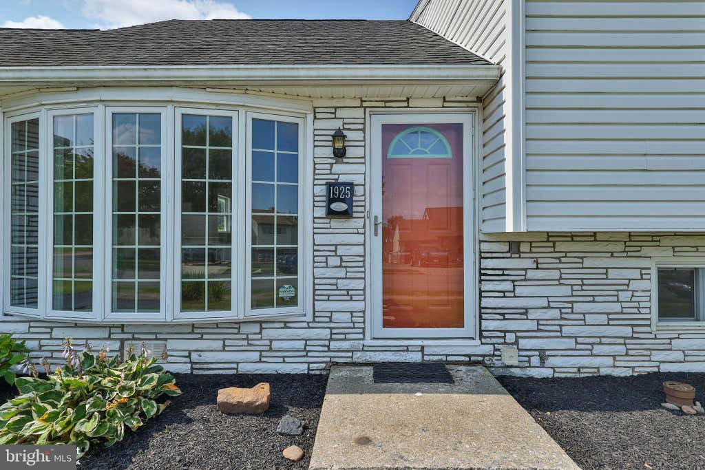 Photo of 1925 Columbine Avenue, BETHLEHEM, PA 18018 (MLS # PALH2016364)