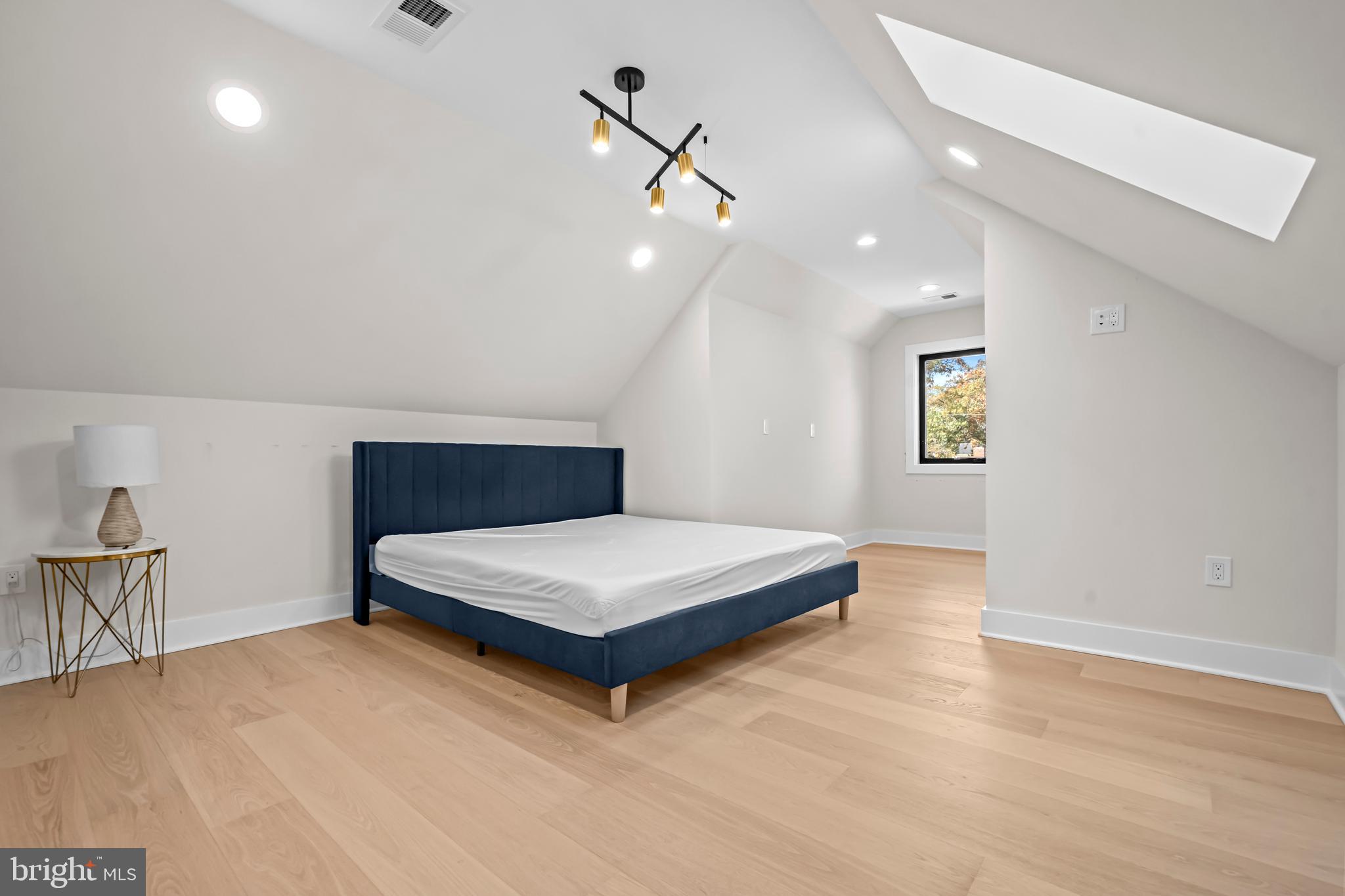 WILLET HEIGHTS - Residential Lease