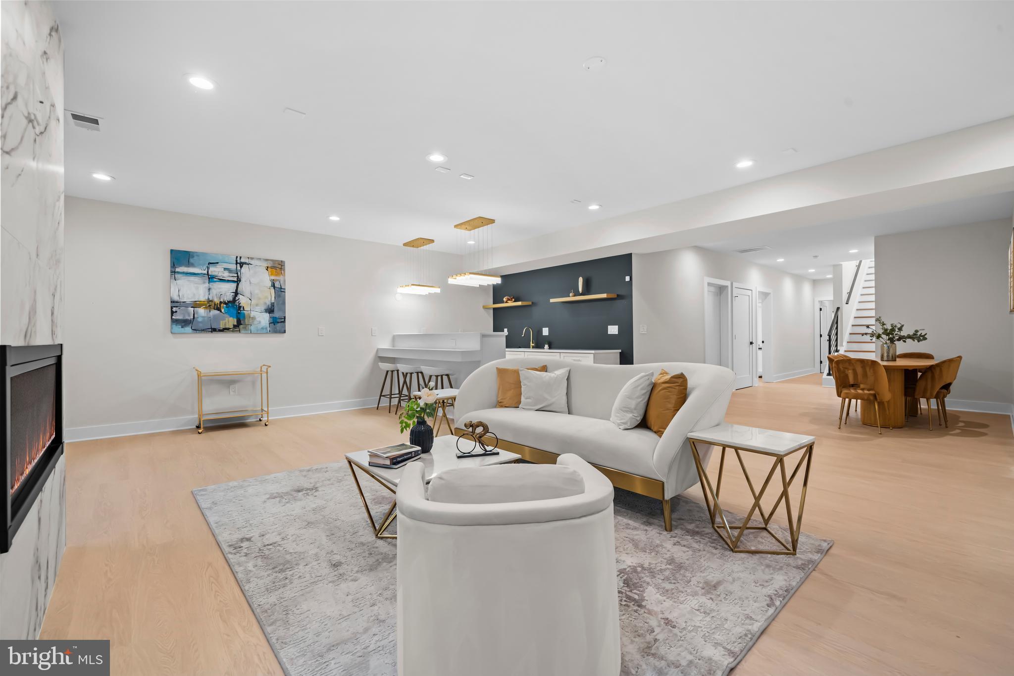 WILLET HEIGHTS - Residential Lease