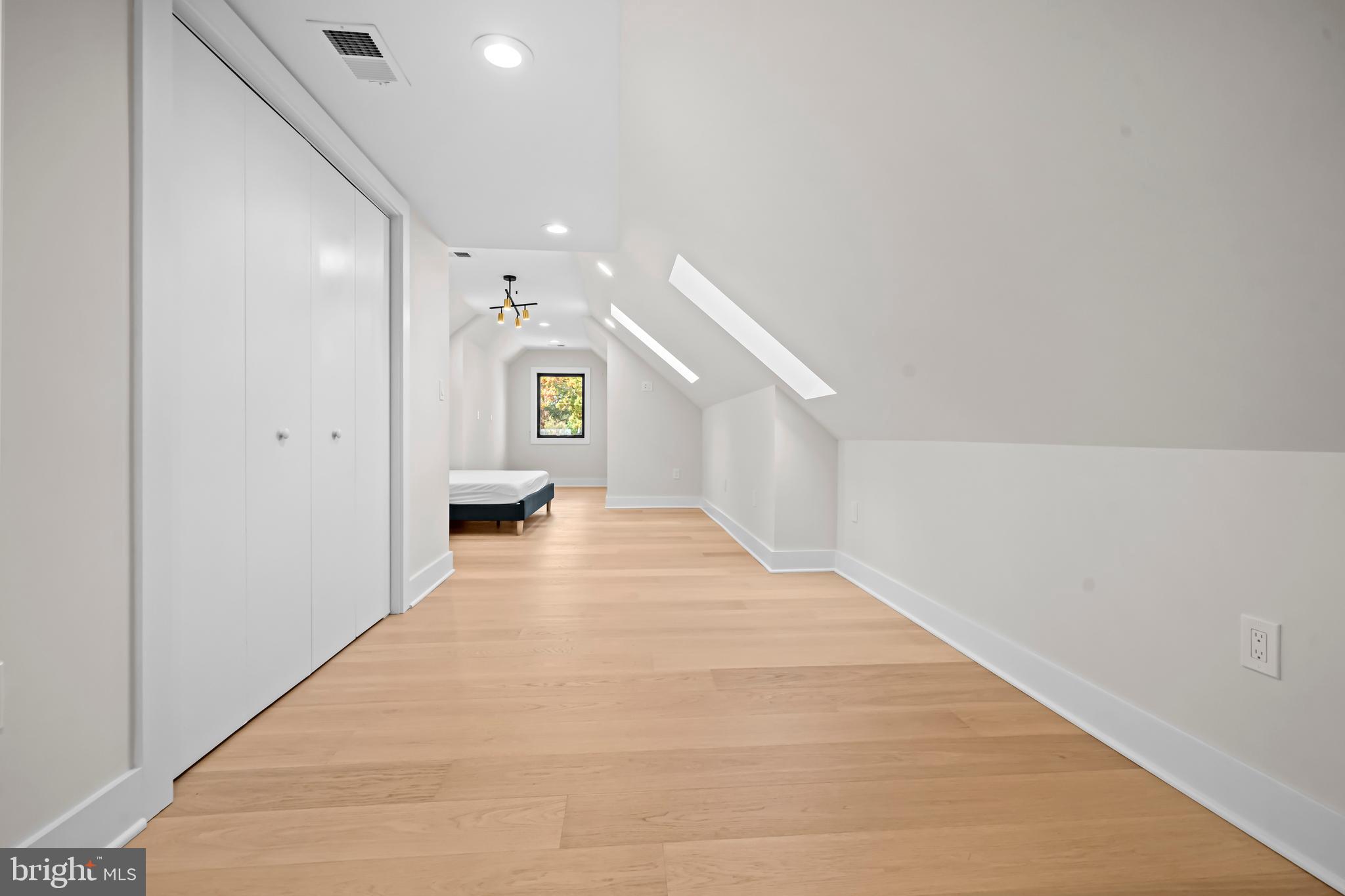 WILLET HEIGHTS - Residential Lease