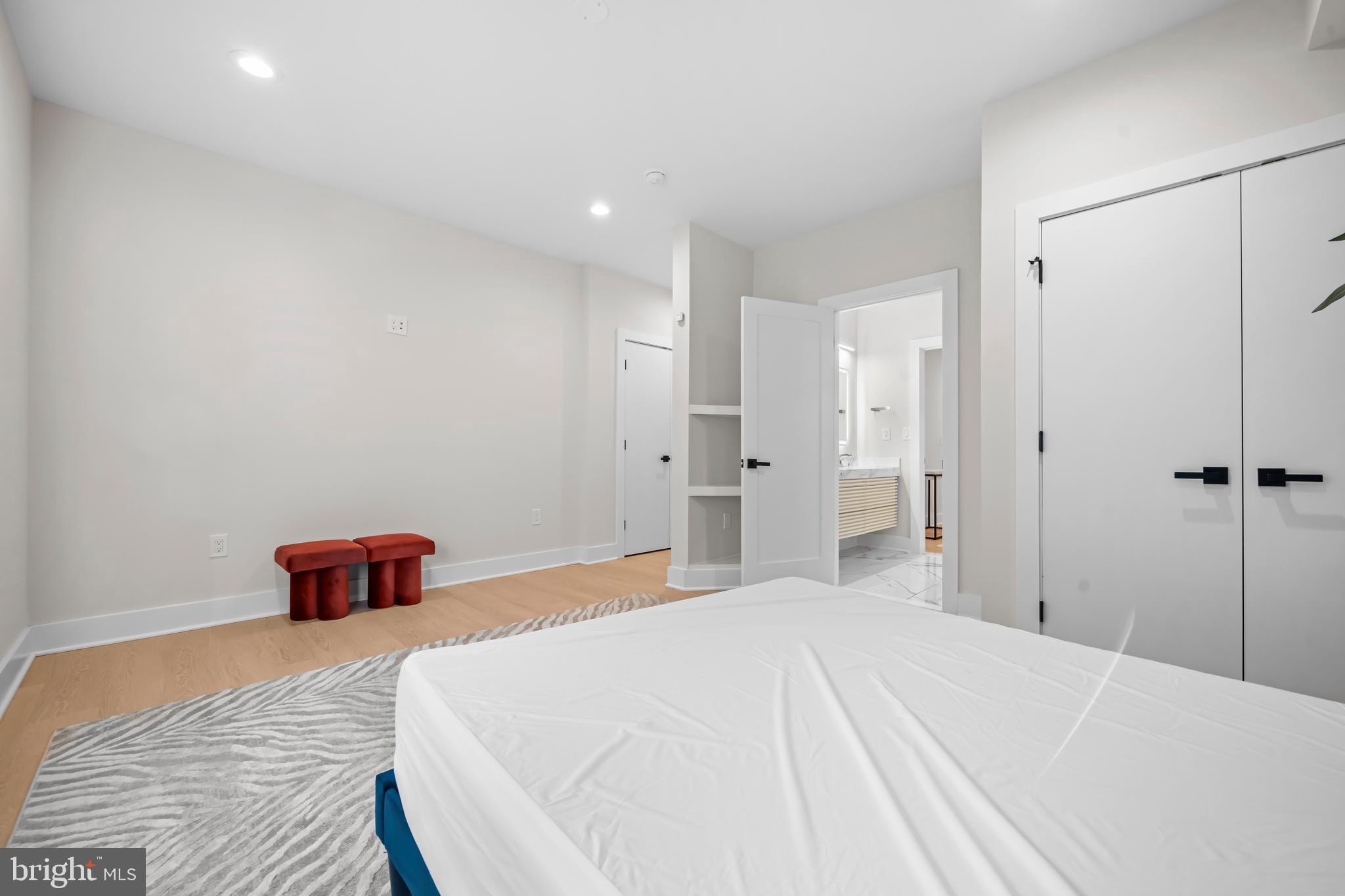 WILLET HEIGHTS - Residential Lease