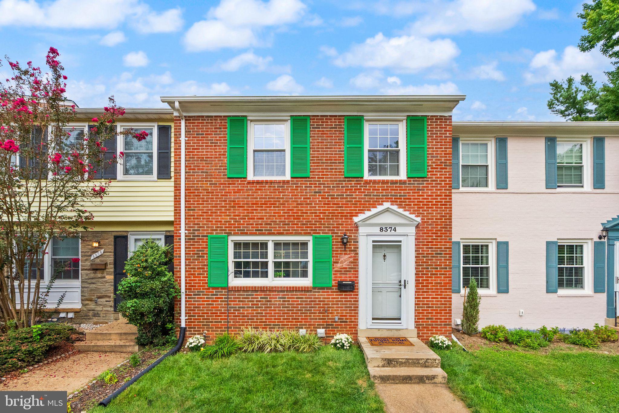 8374 GLASTONBURY COURT