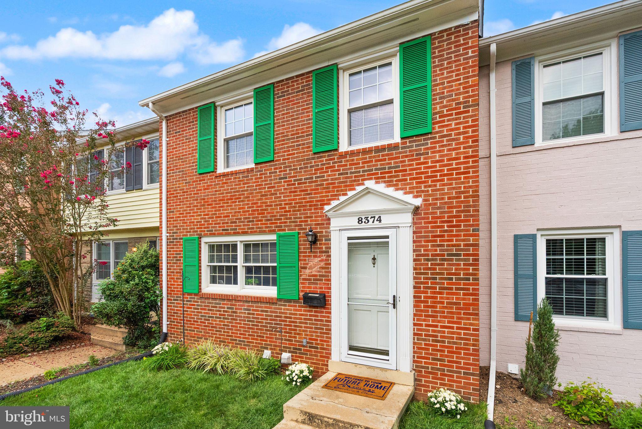 8374 GLASTONBURY COURT