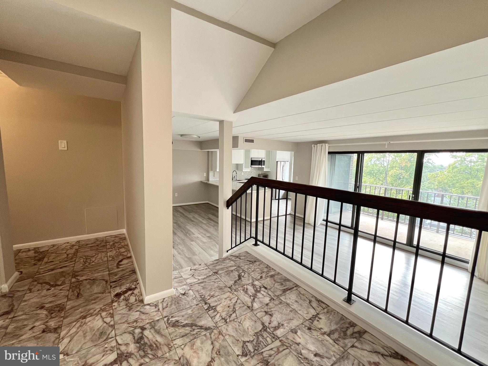 118 ROBERTS LANE 300