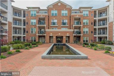 SAINTSBURY PLAZA - Residential Lease