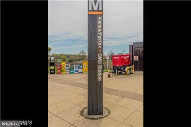 SAINTSBURY PLAZA - Residential Lease