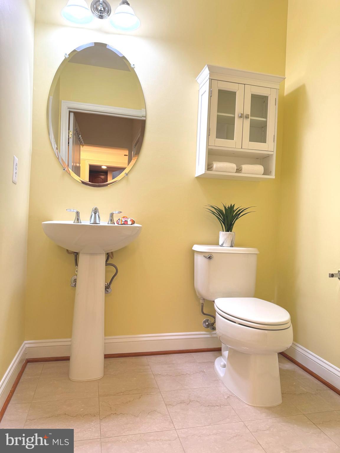 SAINTSBURY PLAZA - Residential Lease