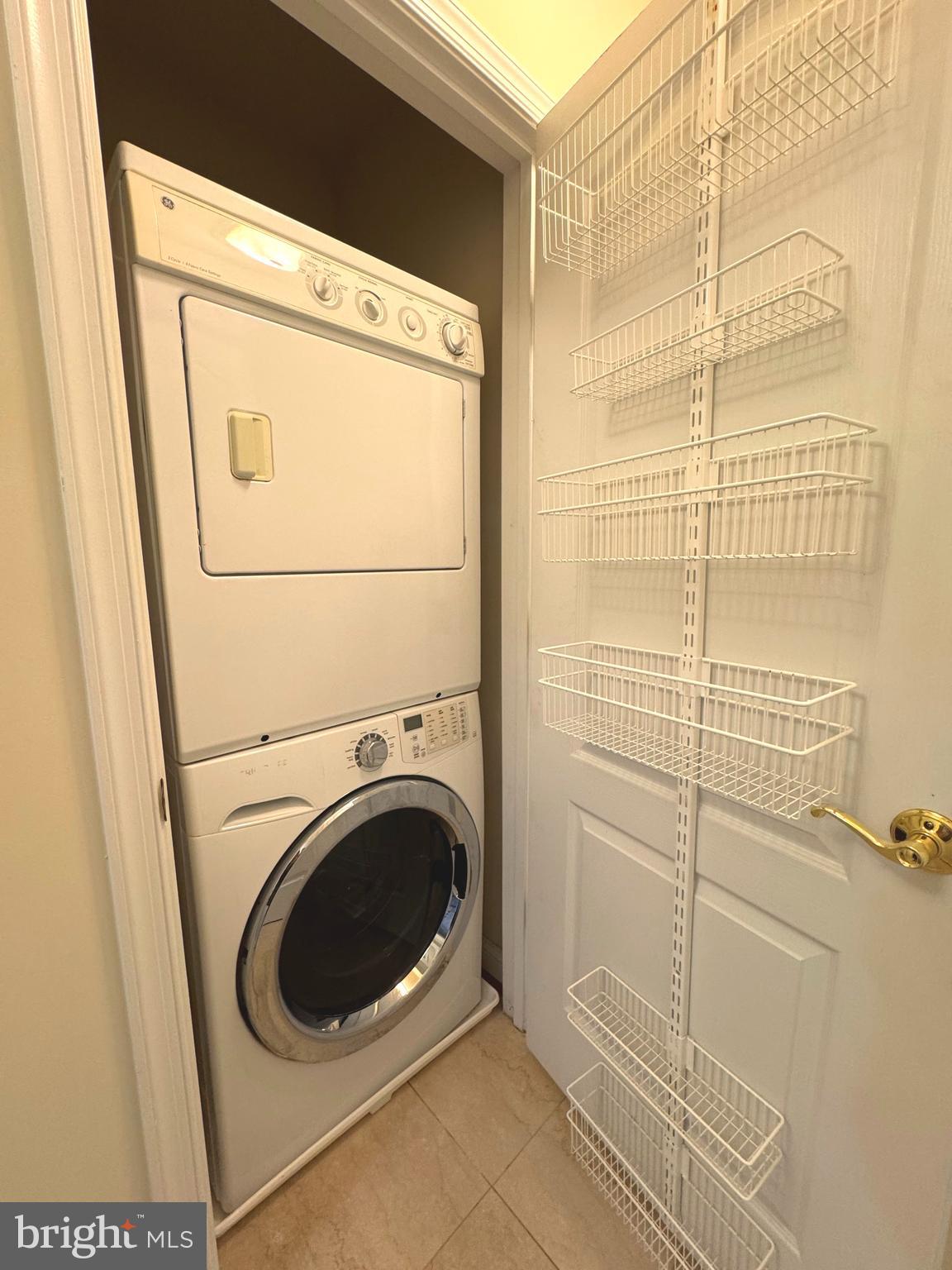 SAINTSBURY PLAZA - Residential Lease