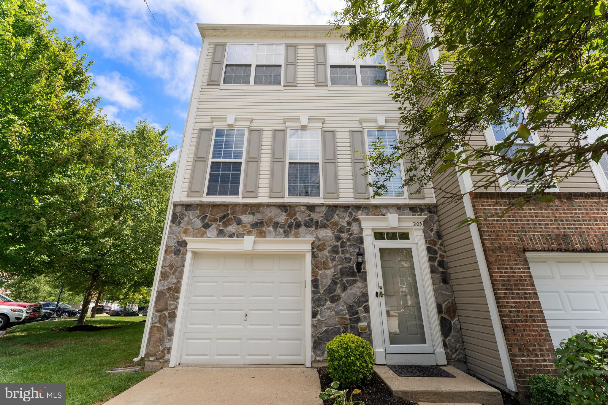 203 HUDSON DRIVE
