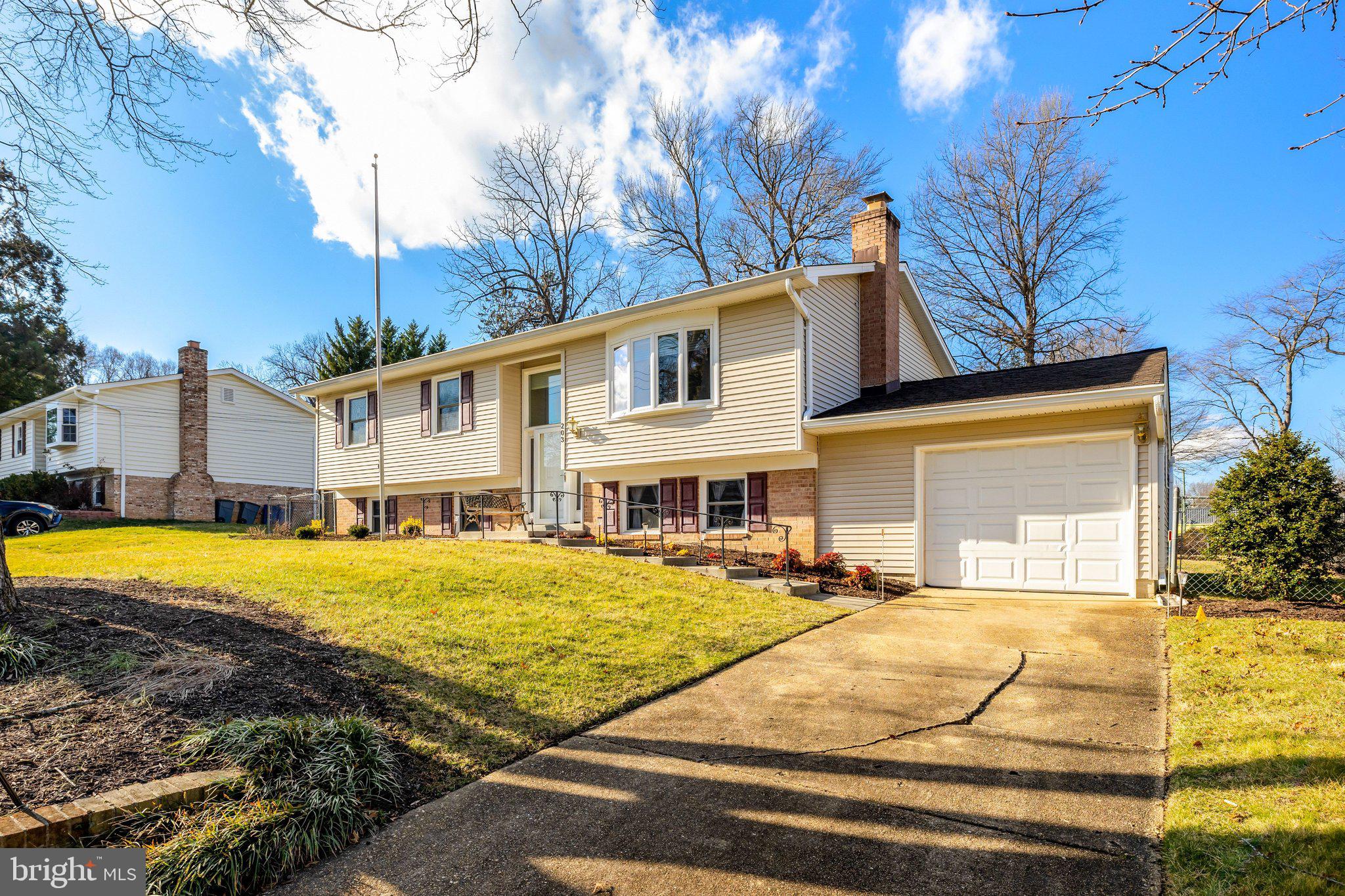 203 LOCUST STREET SW