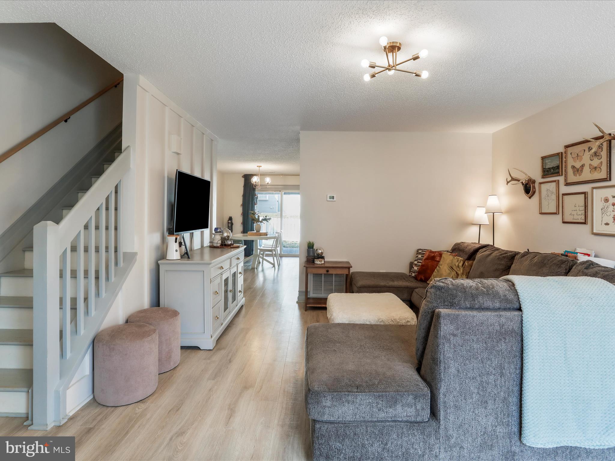 1114 PATRICK HENRY PLACE