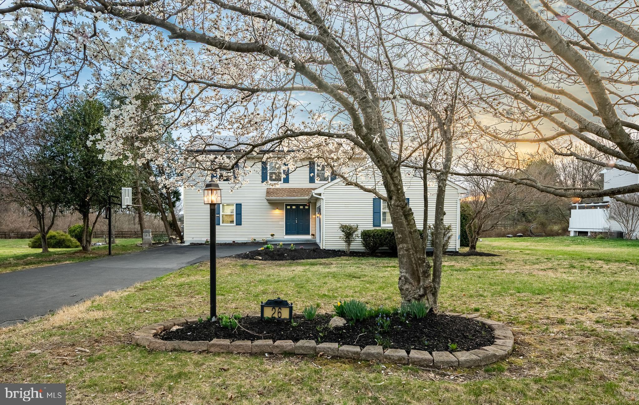 26 BRIDLE COURT W