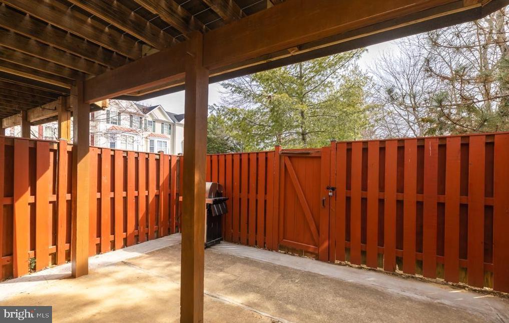 KINGSTOWNE - Residential Lease