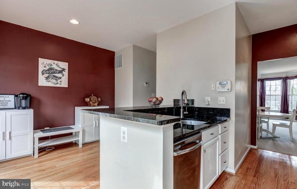 KINGSTOWNE - Residential Lease