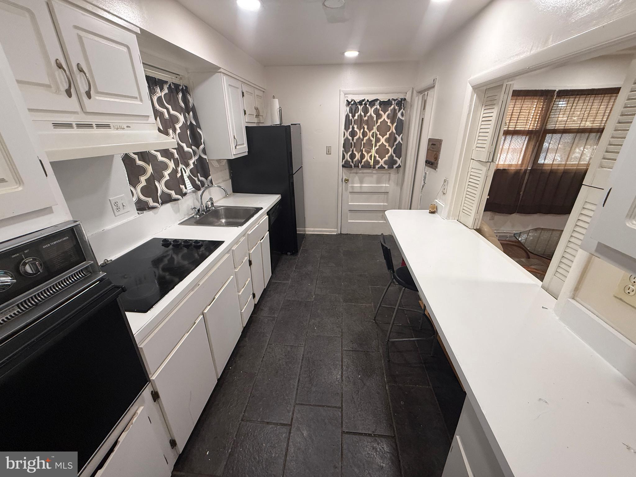 RAY PARK ESTATES - Residential