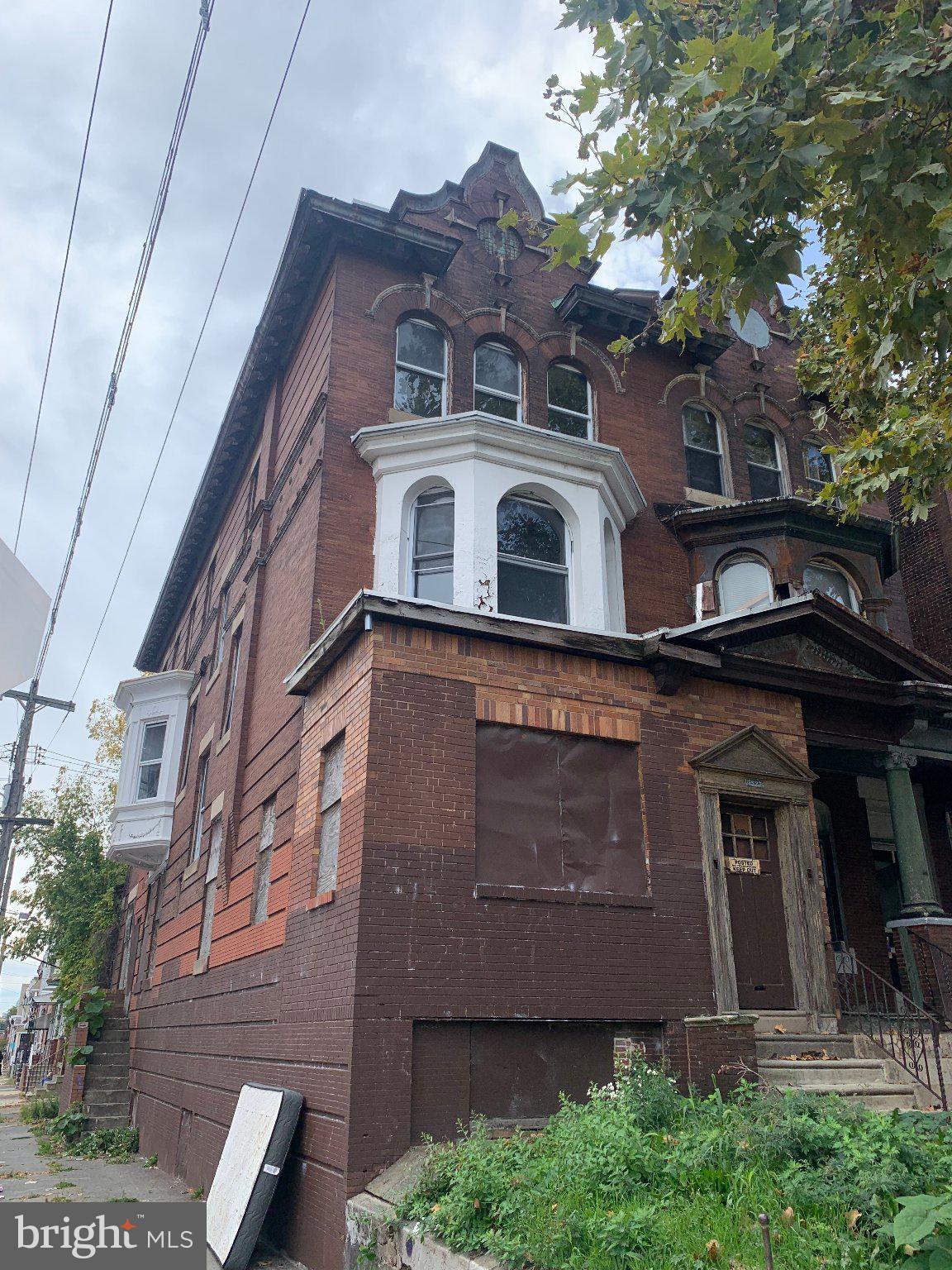1522 ERIE W