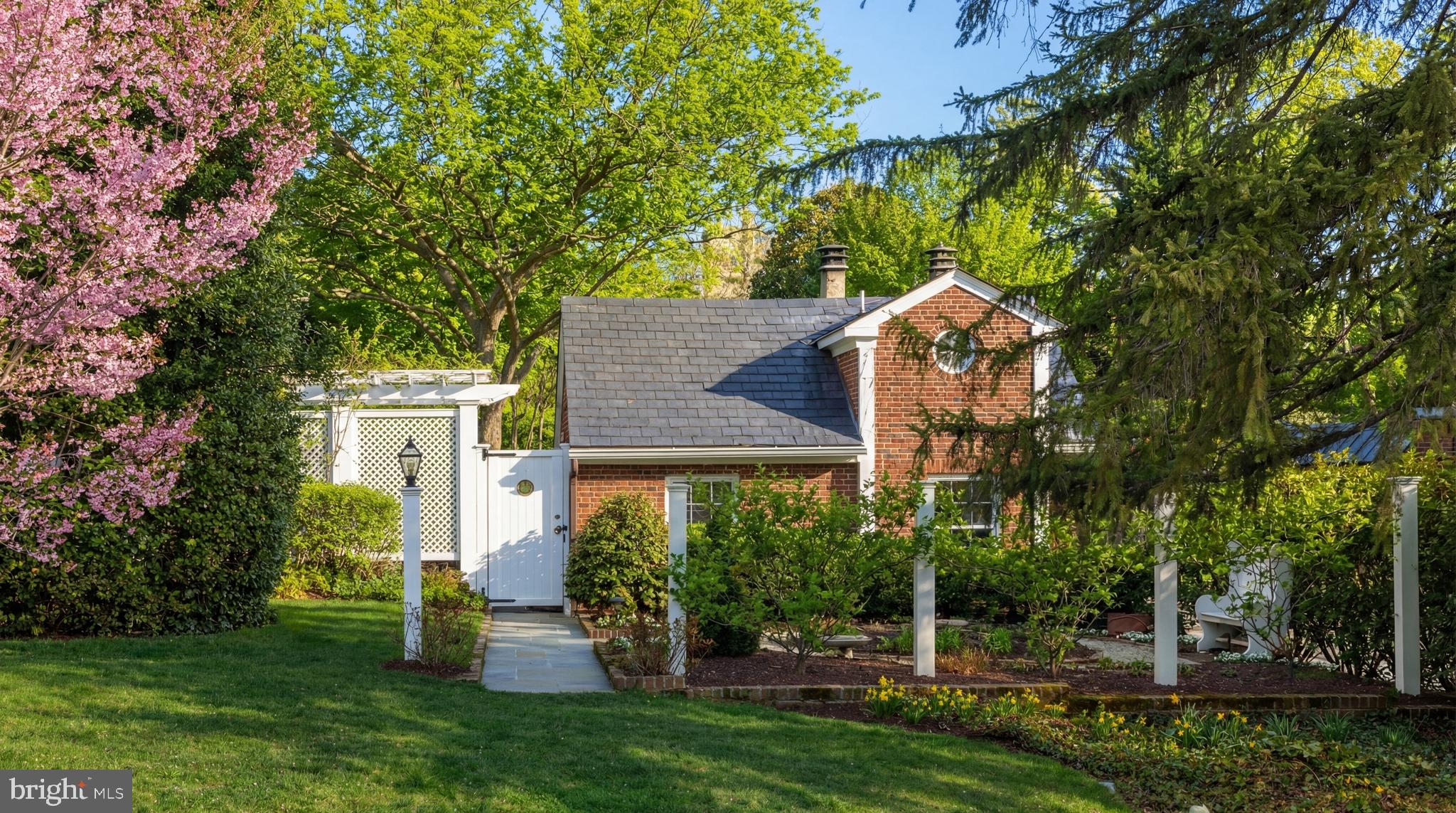 OBSERVATORY CIRCLE - Residential