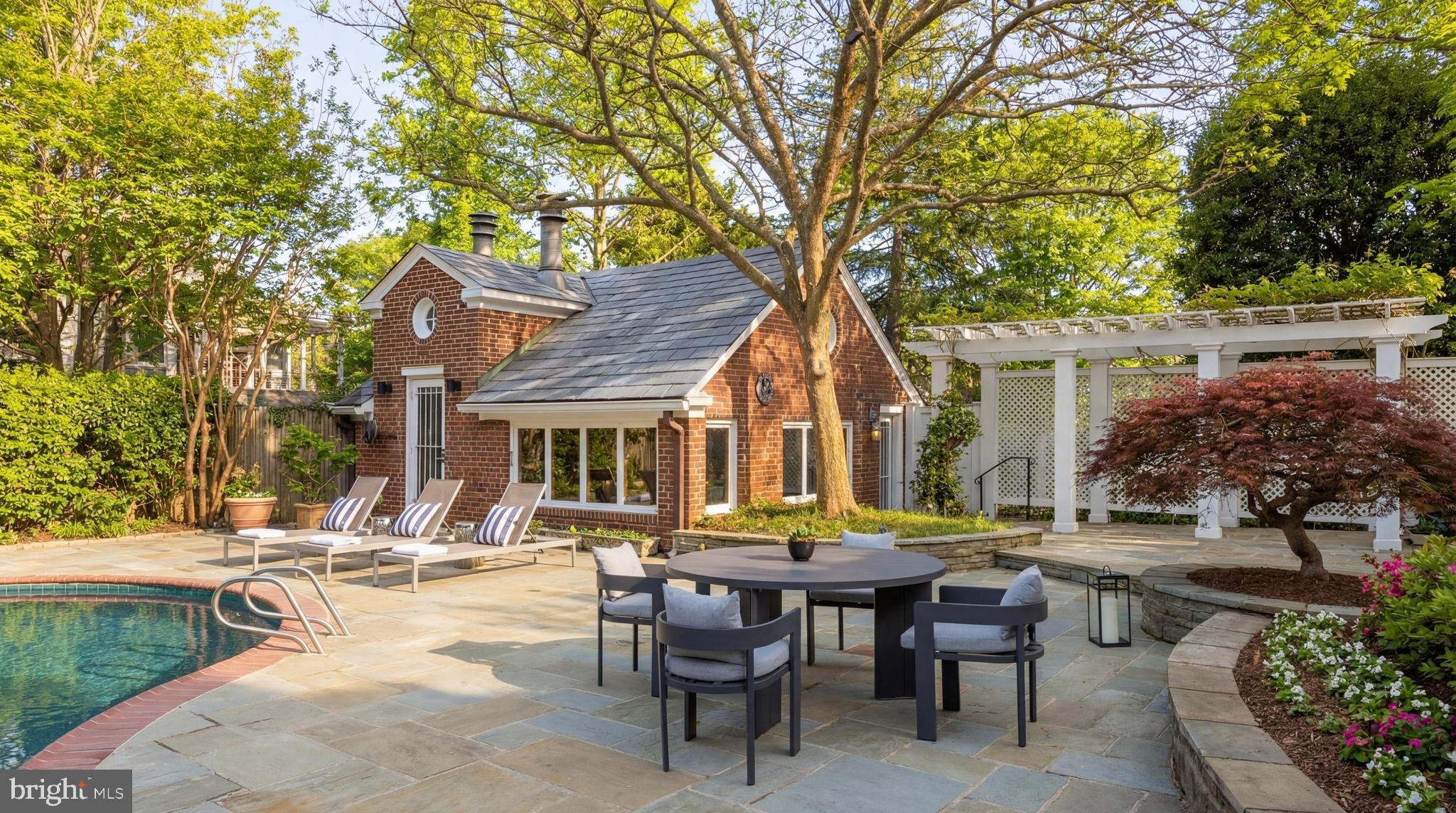 OBSERVATORY CIRCLE - Residential