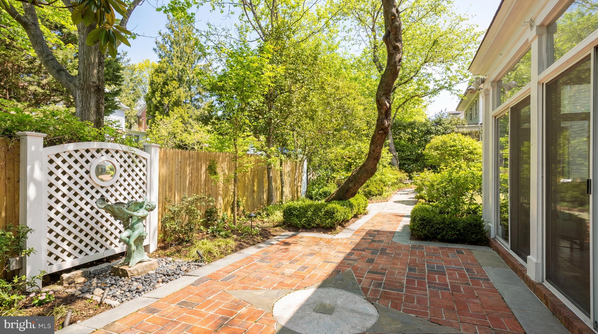 OBSERVATORY CIRCLE - Residential