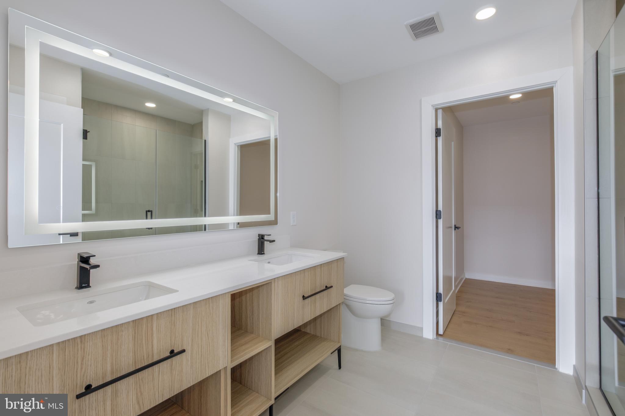 FALLS CHURCH CITY - Residential