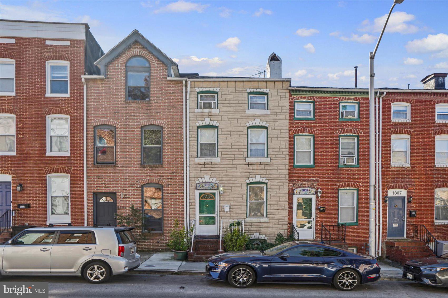 1811 E LOMBARD STREET