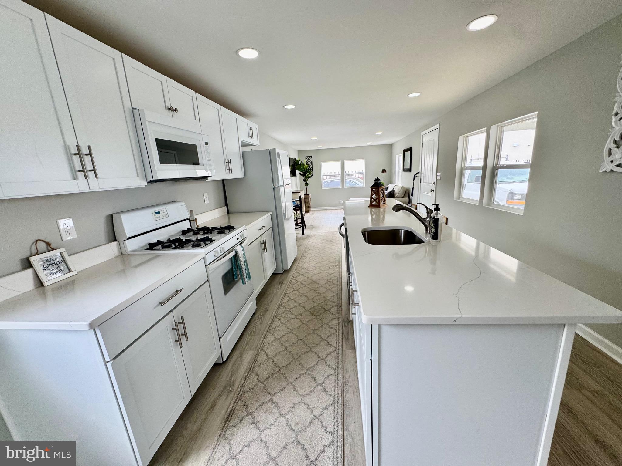 COLONIAL EAST MHP - Residential