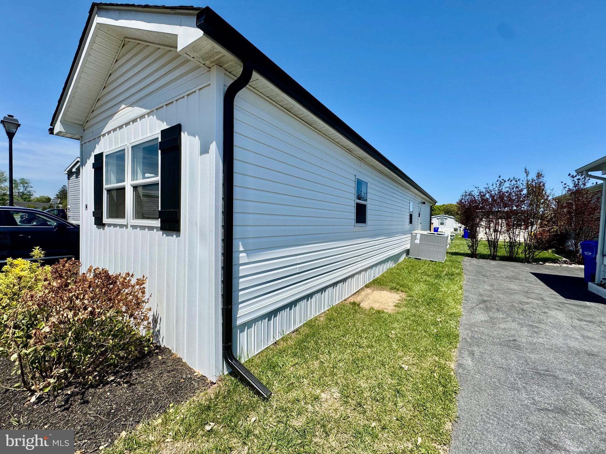 COLONIAL EAST MHP - Residential