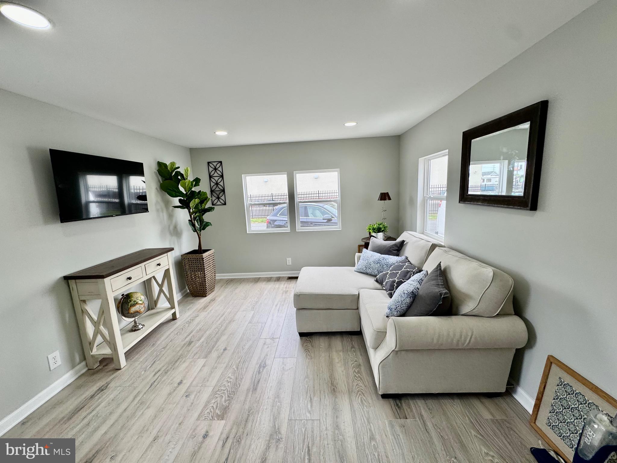 COLONIAL EAST MHP - Residential