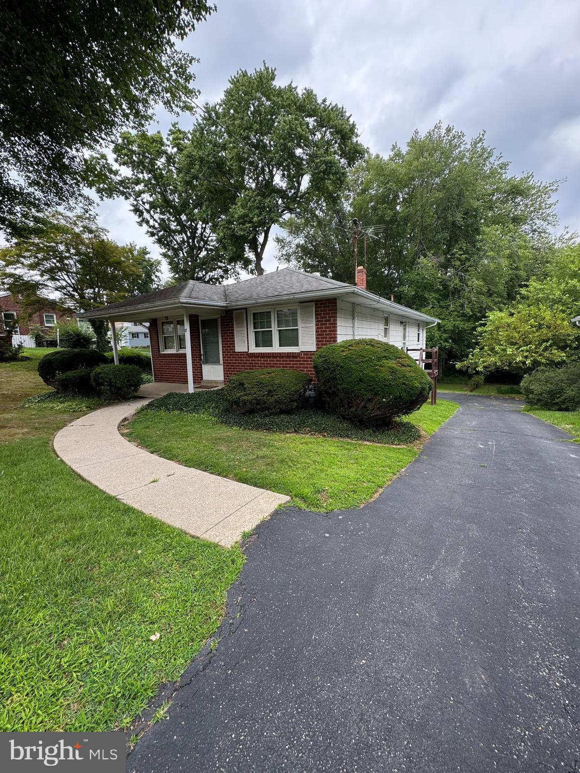 17 WALNUT ROAD