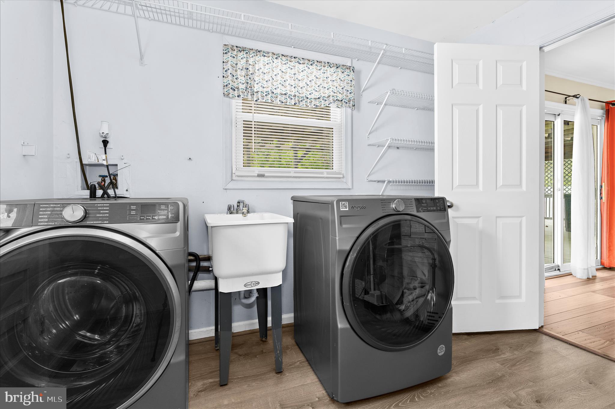 THE PROVINCES - Residential