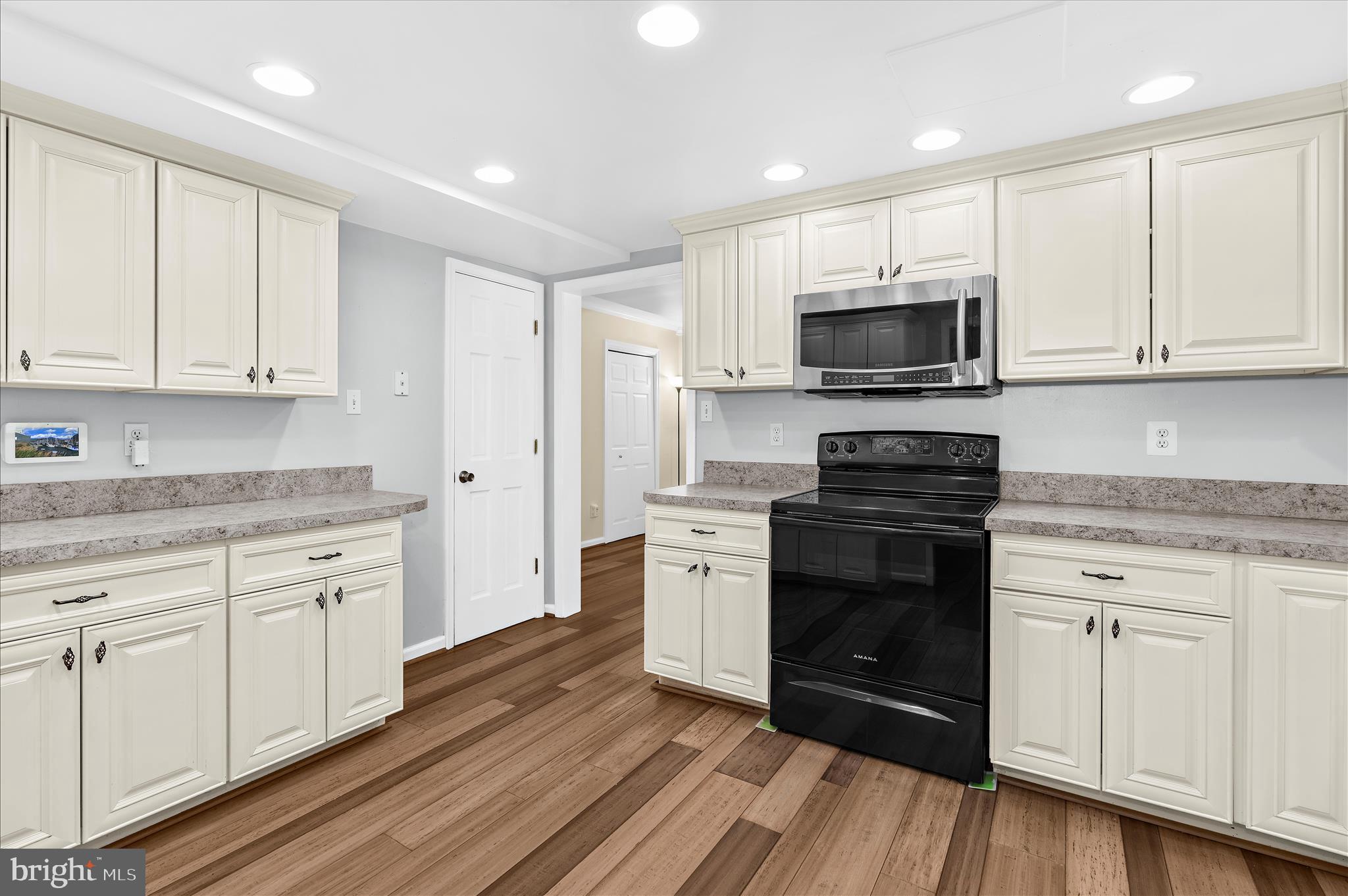 THE PROVINCES - Residential