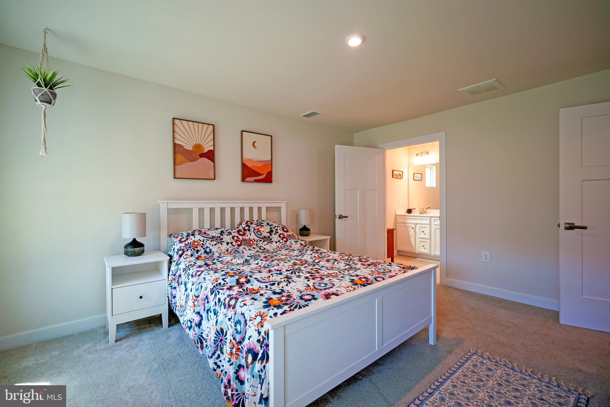 THE VINES OF SANDHILL - Residential