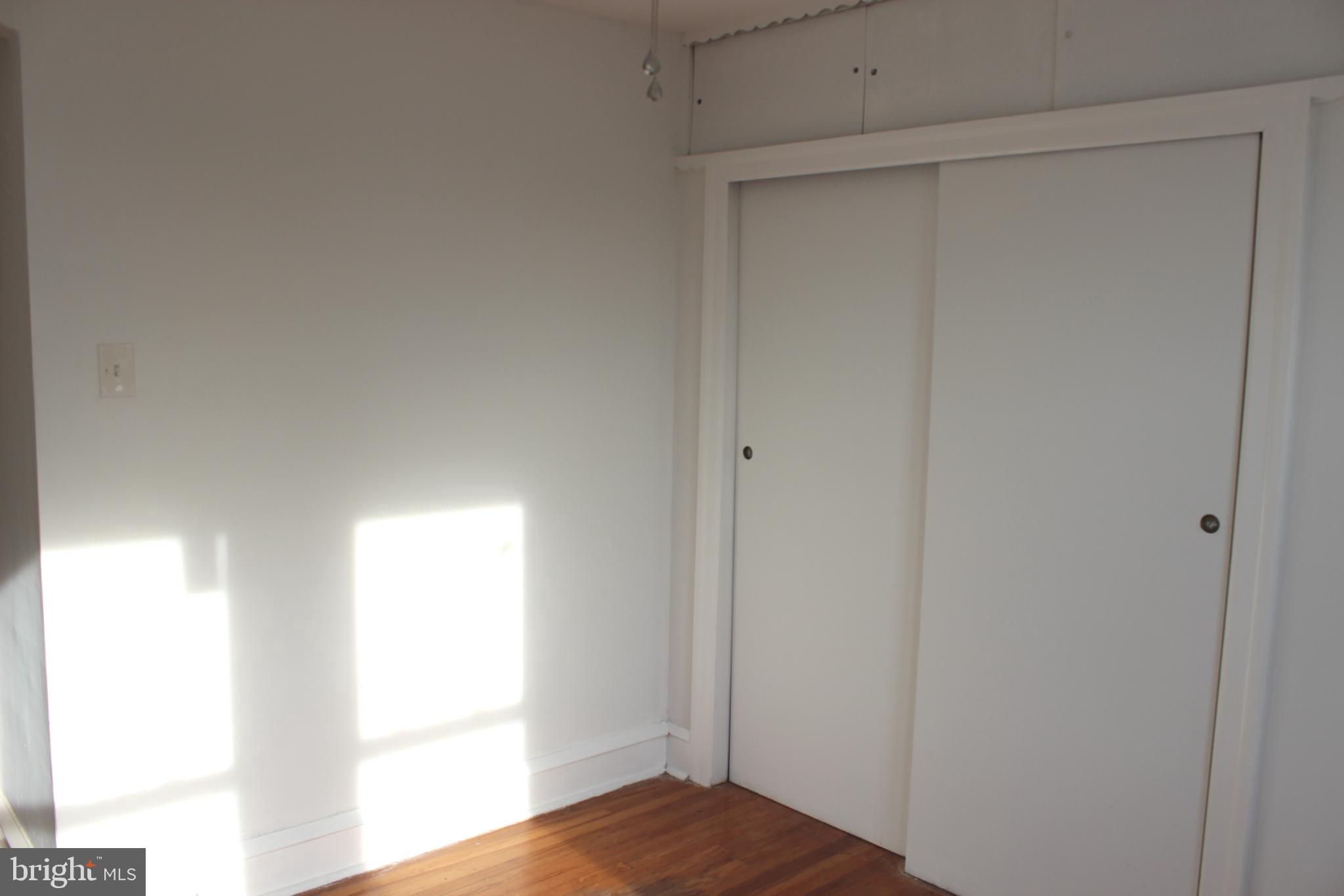 CRESCENTVILLE - Residential