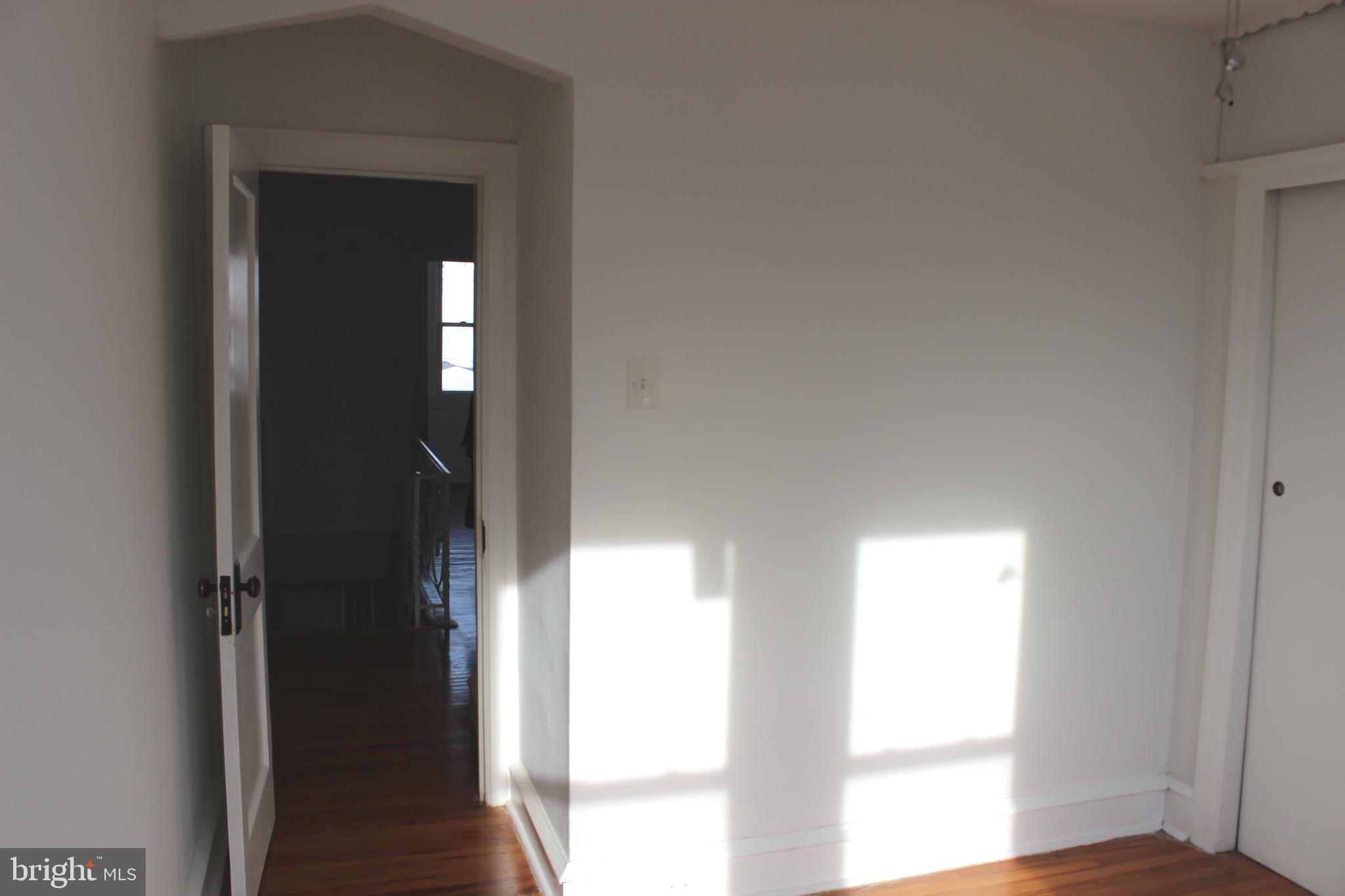 CRESCENTVILLE - Residential