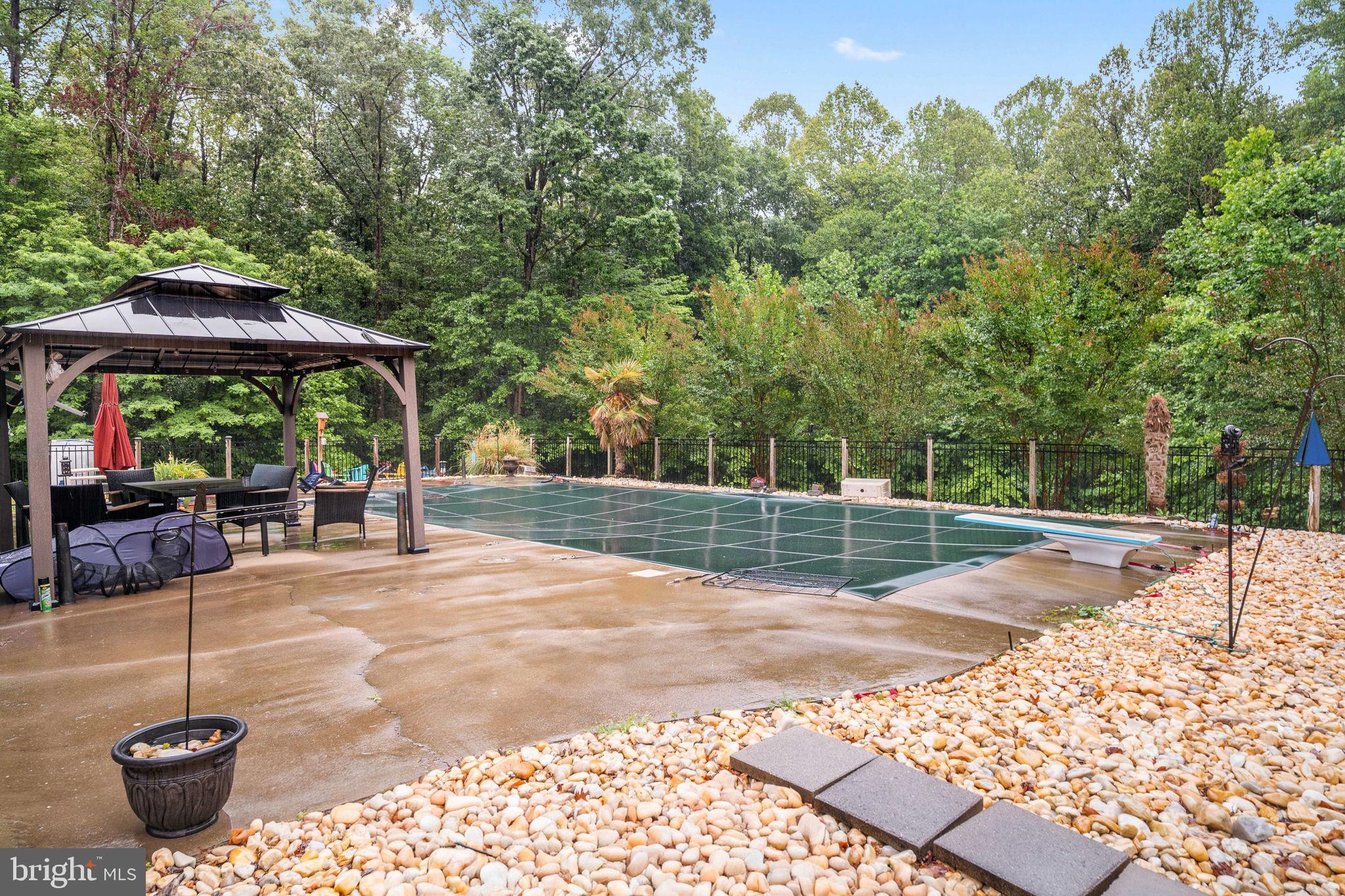 FOX RUN - Residential