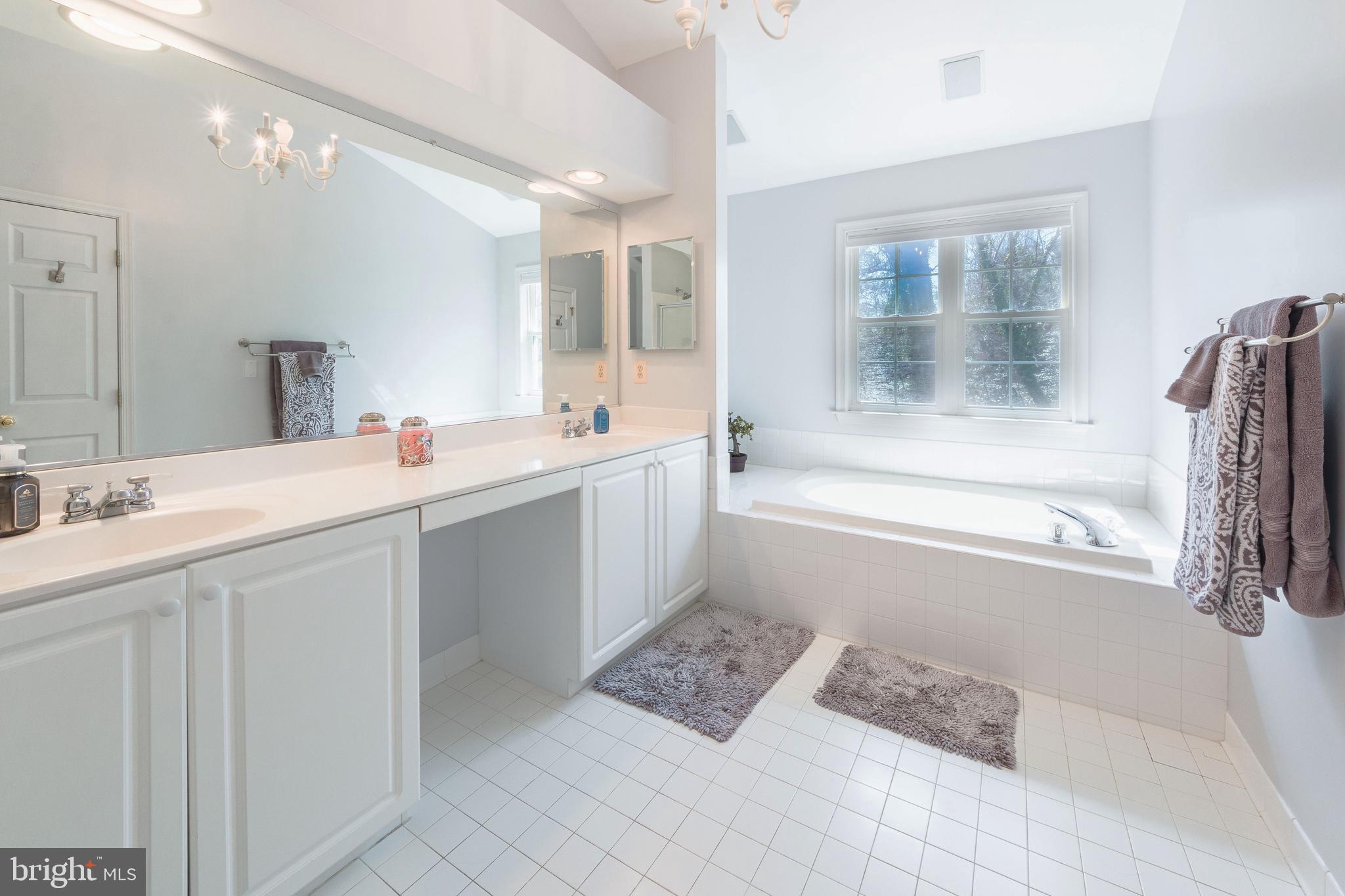 SEVERN MANOR - Residential