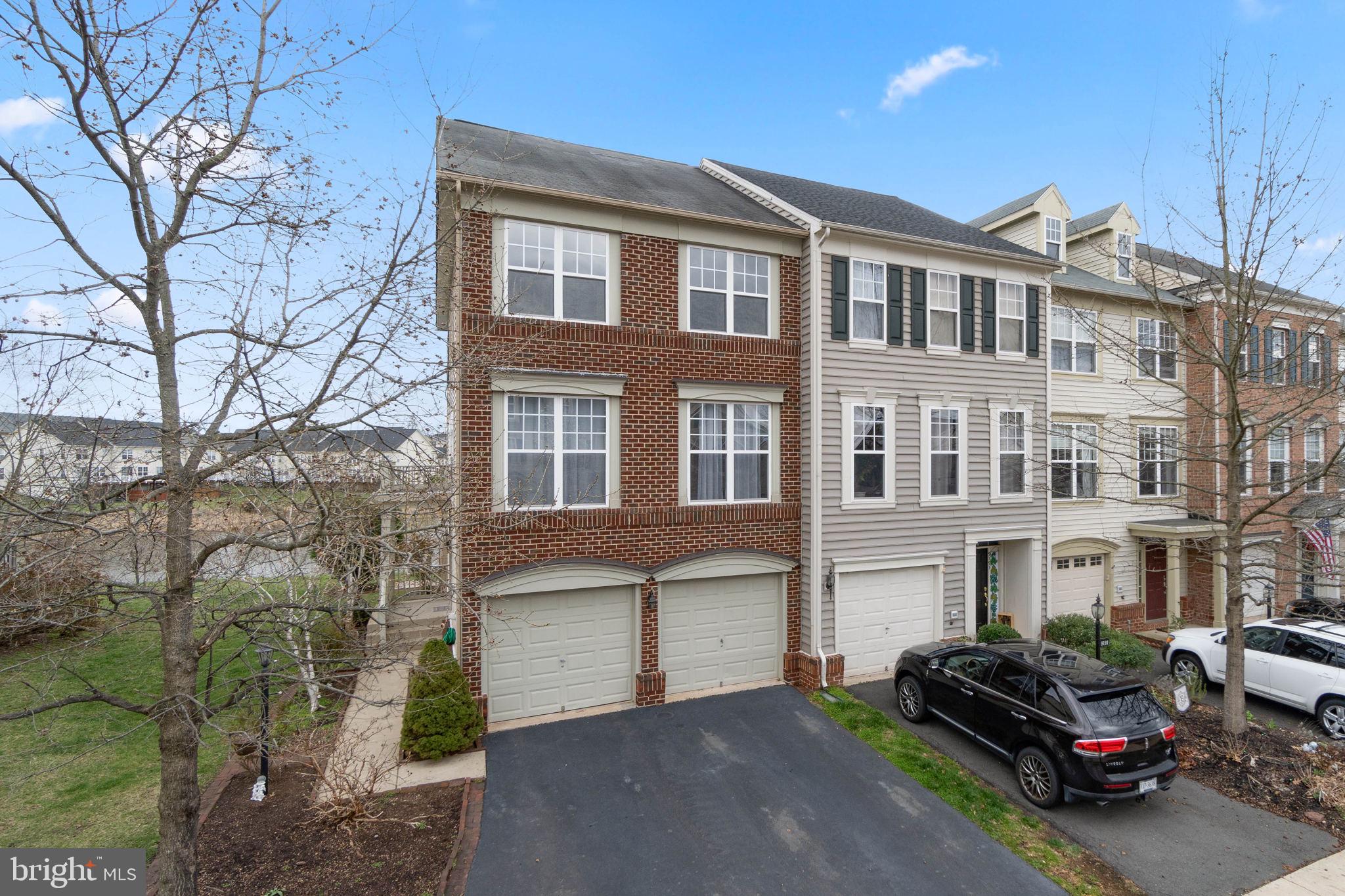 PEMBROOKE/VICTORY LAKES - Residential