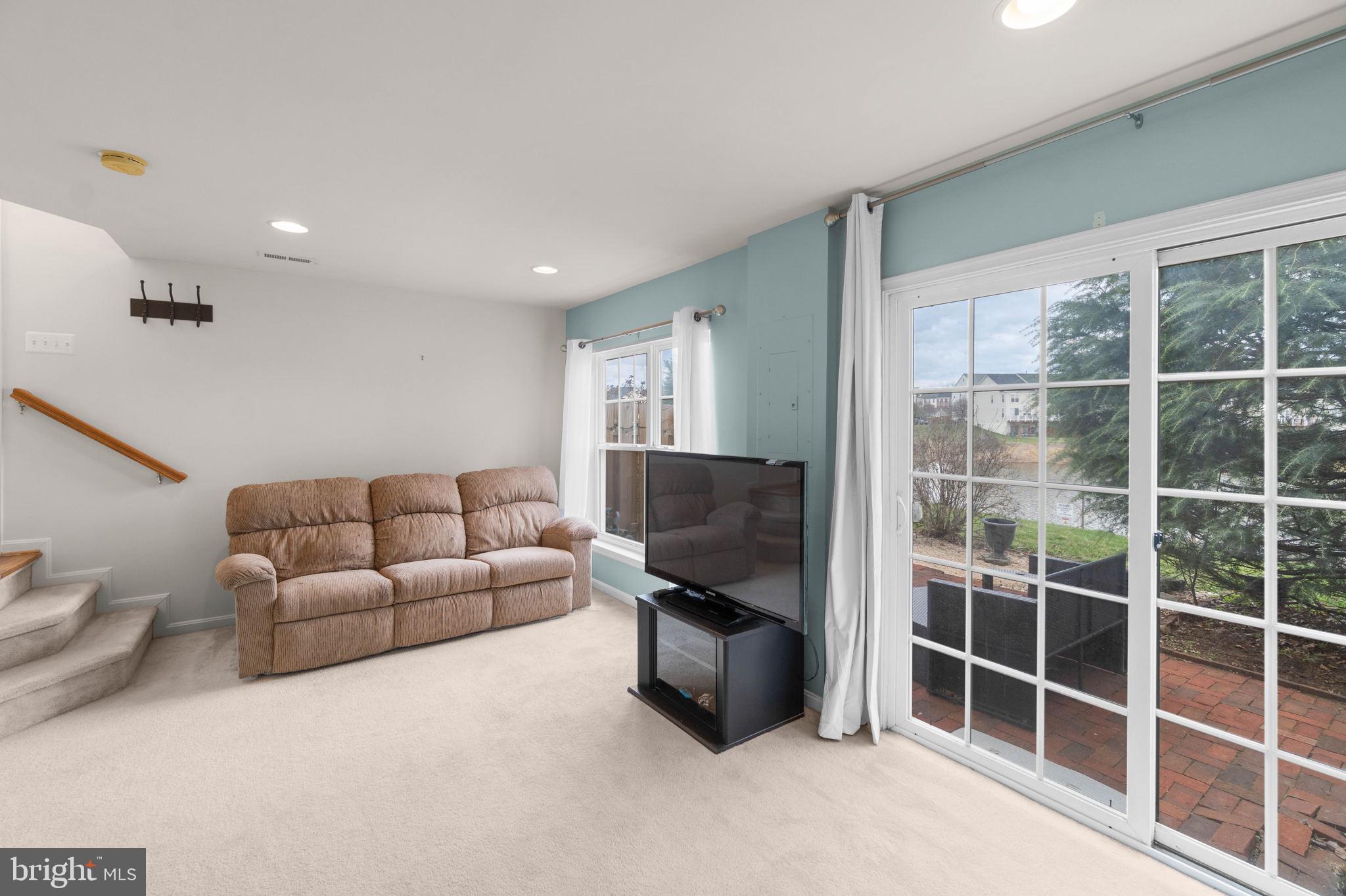 PEMBROOKE/VICTORY LAKES - Residential