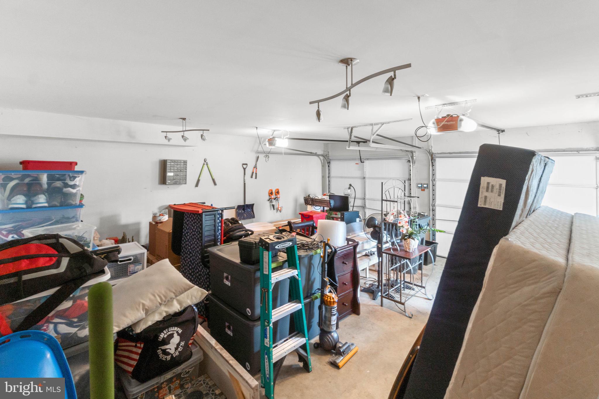 PEMBROOKE/VICTORY LAKES - Residential