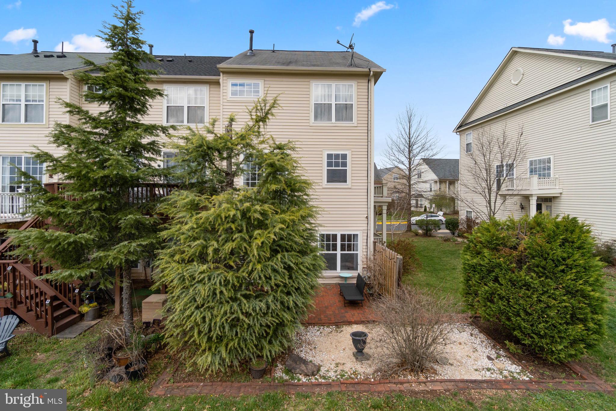 PEMBROOKE/VICTORY LAKES - Residential