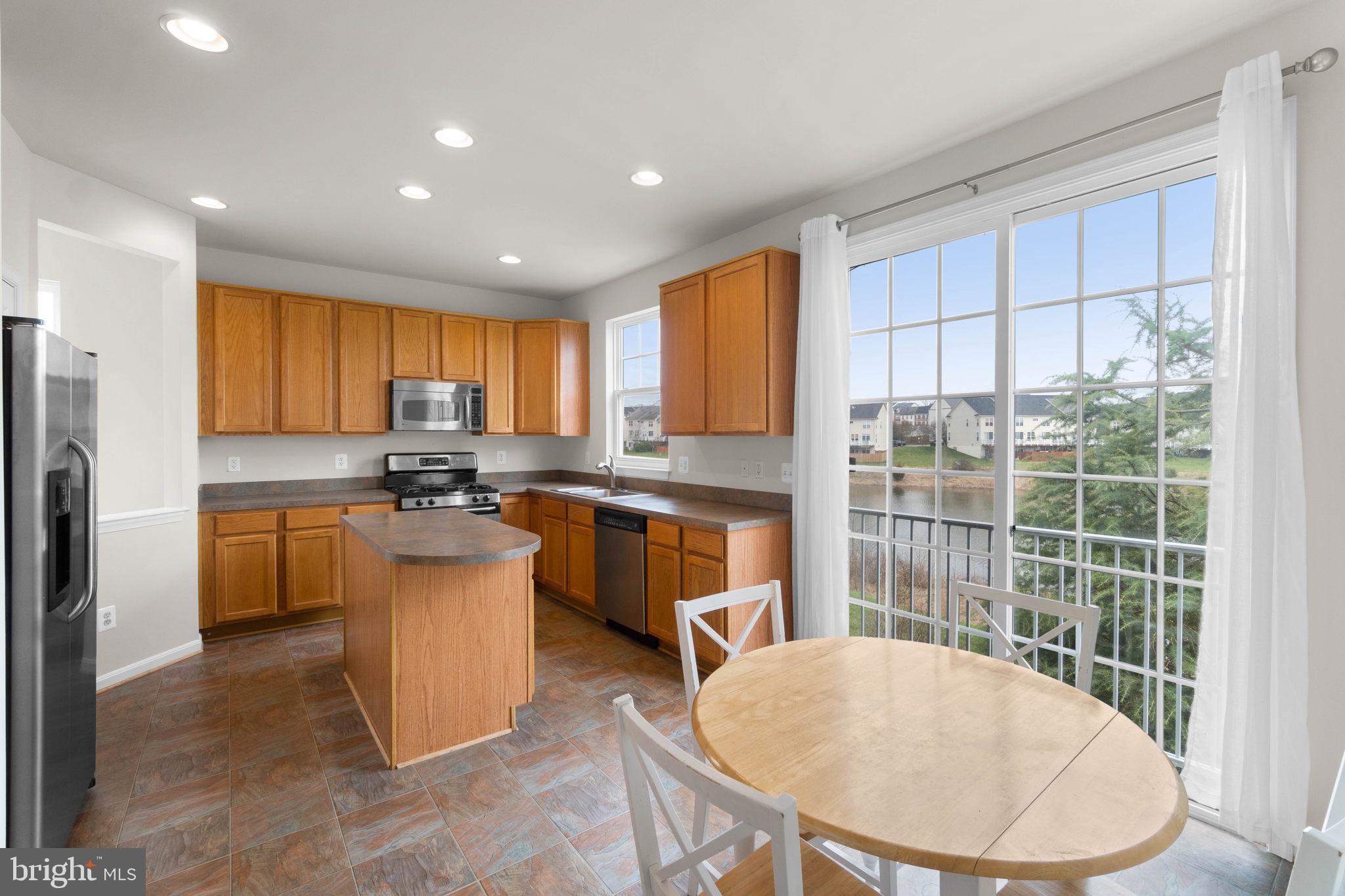 PEMBROOKE/VICTORY LAKES - Residential