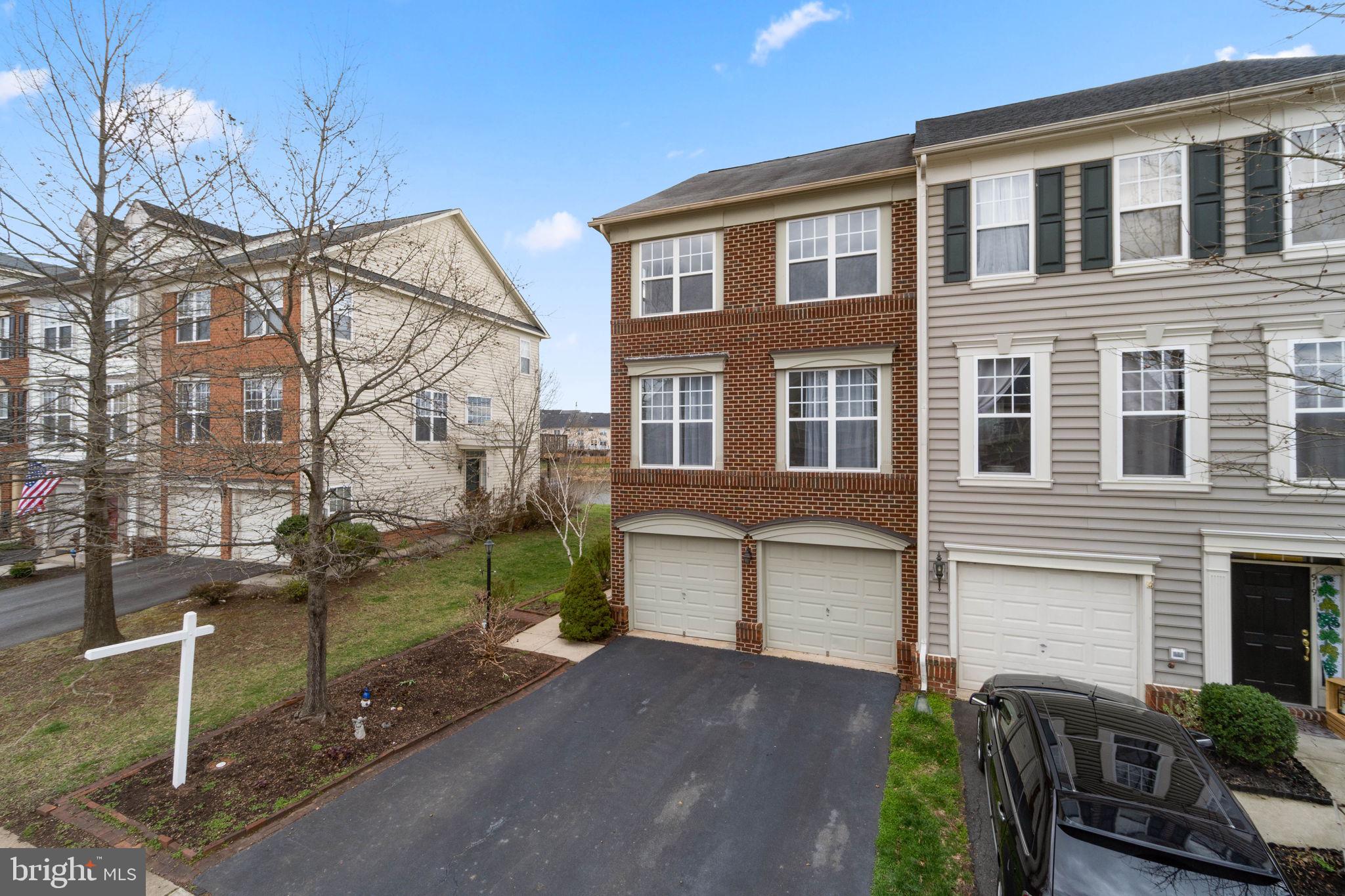 PEMBROOKE/VICTORY LAKES - Residential