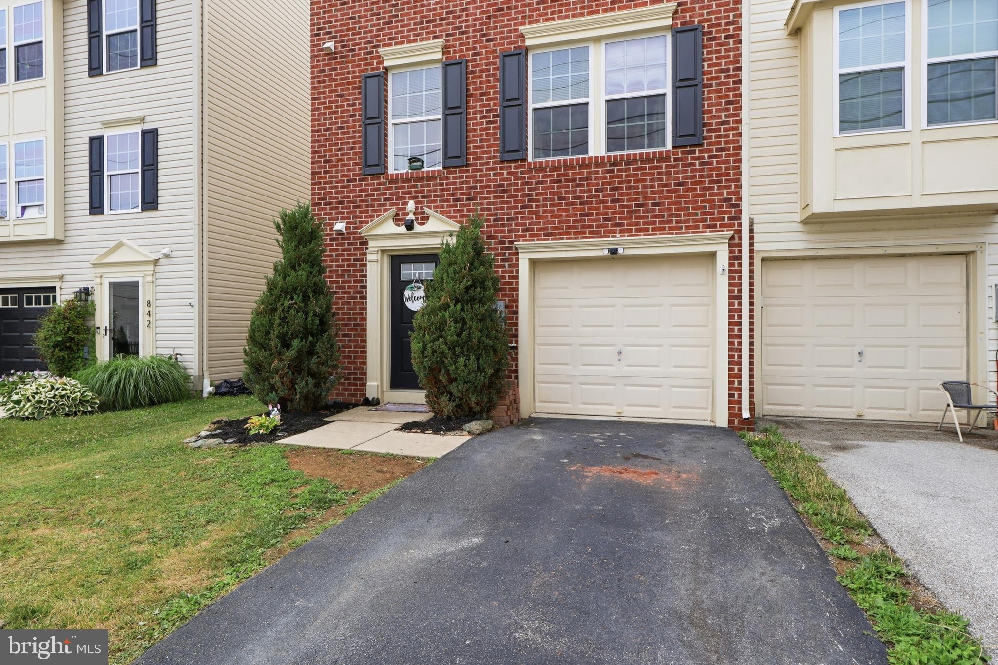 844 BLOSSOM DRIVE