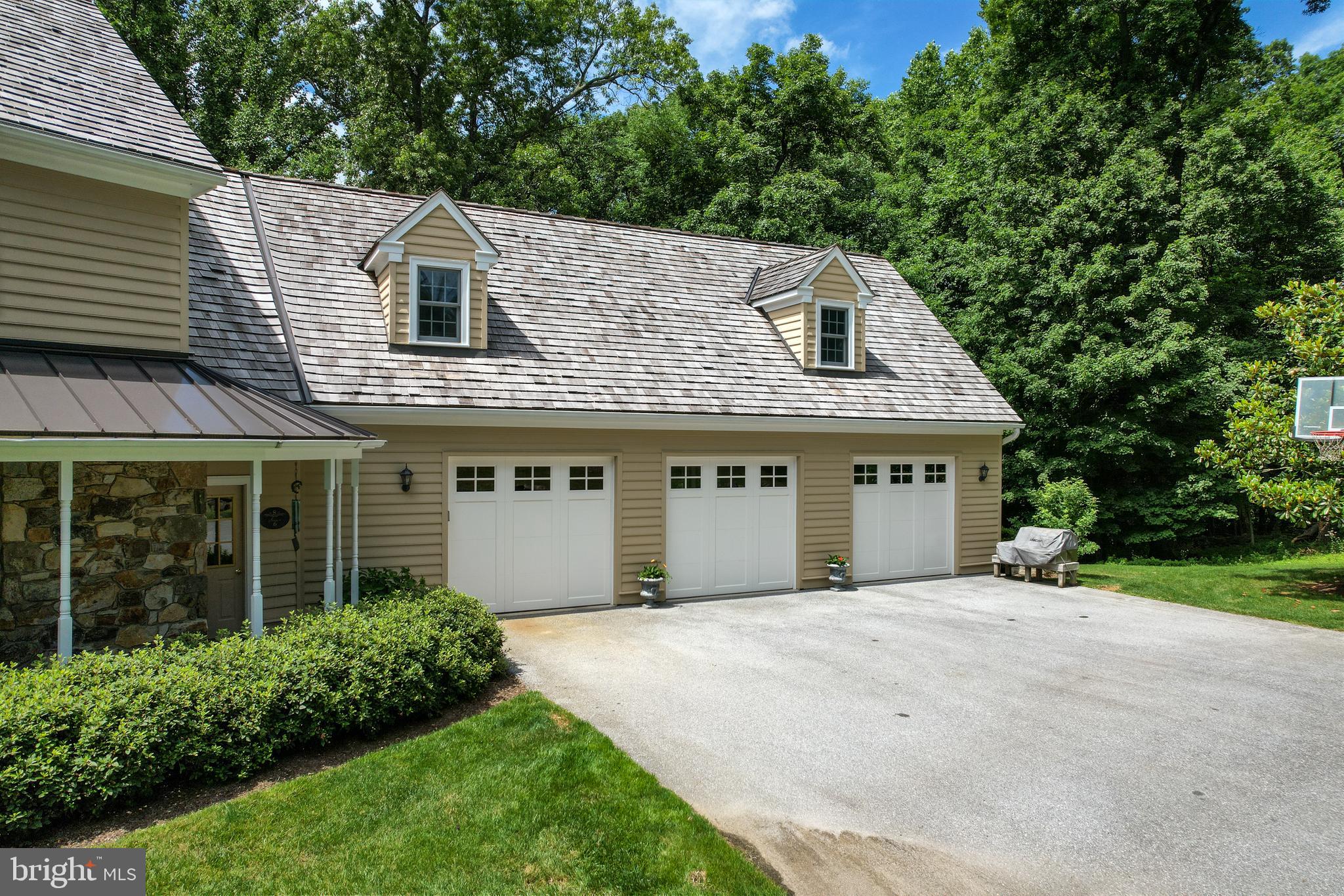 DOUGLASS LANE - Residential