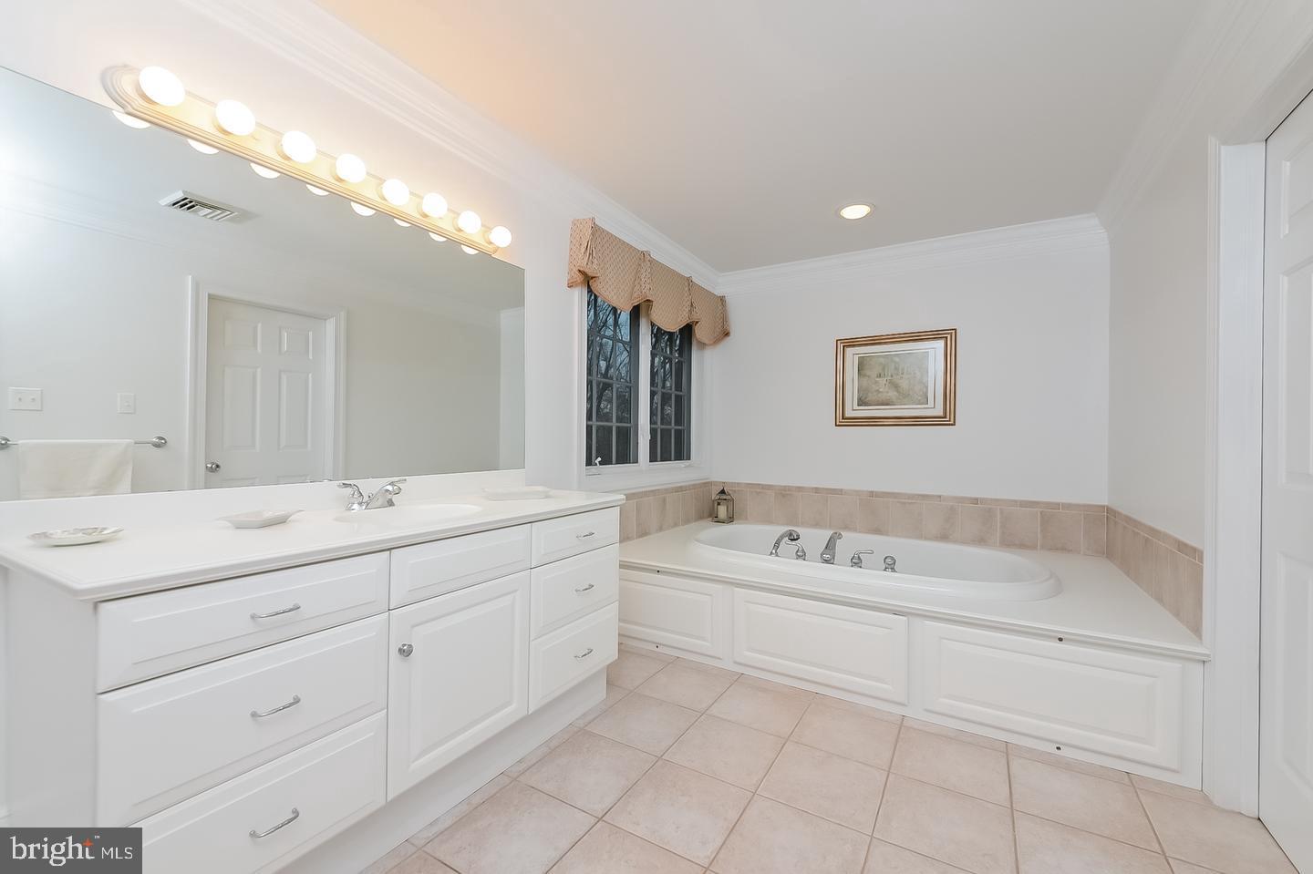 DOUGLASS LANE - Residential